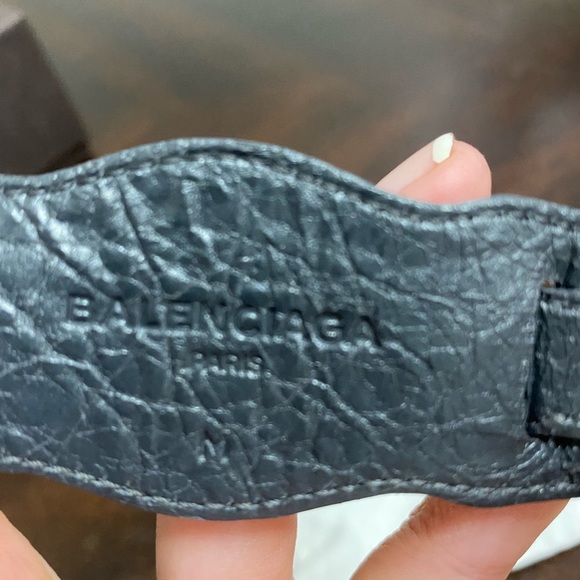 Balenciaga Gray Leather Arena Giant Wrap Bracelet - Picture 6 of 9
